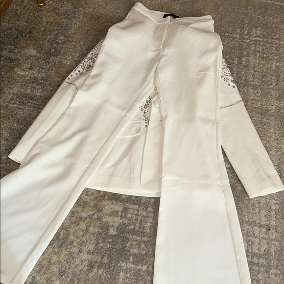 Embellished Elegant White Women's Pants suit NEW - Picture 7 of 8